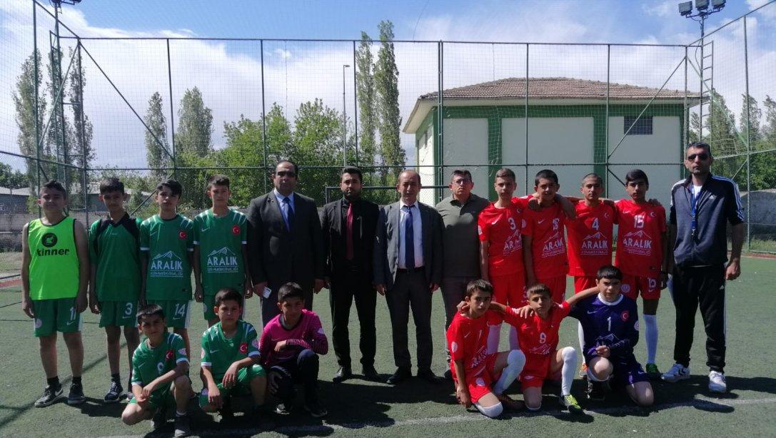 19 Mayıs Atatürk'ü Anma, Gençlik ve Spor Bayramı münasebetiyle Aralık İlçe Milli Eğitim Müdürlüğü tarafından düzenlenen ortaokullar arası erkek futbol turnuvaları başlamıştır. 
